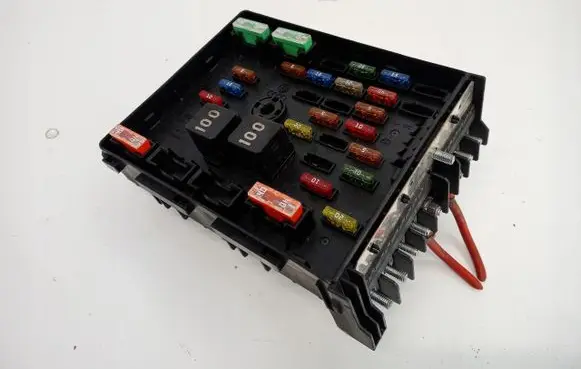 Volkswagen Tiguan Fuse box set 5N0937123A