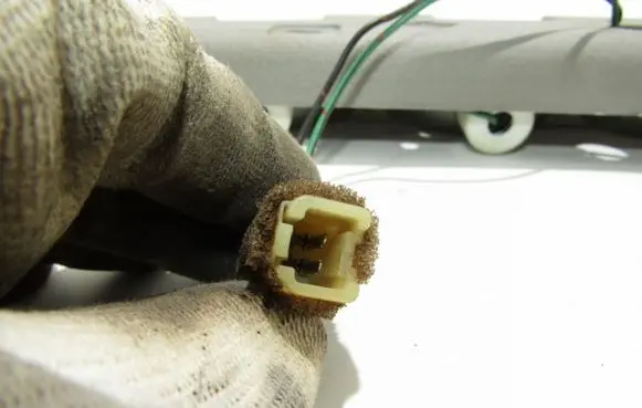 Subaru Impreza II Third/center stoplight 24041900