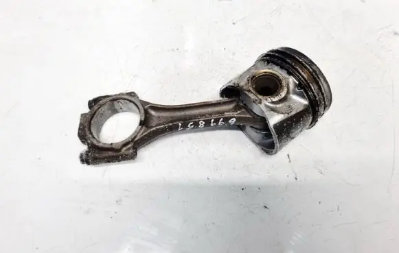 Volkswagen Golf IV Piston with connecting rod 038G