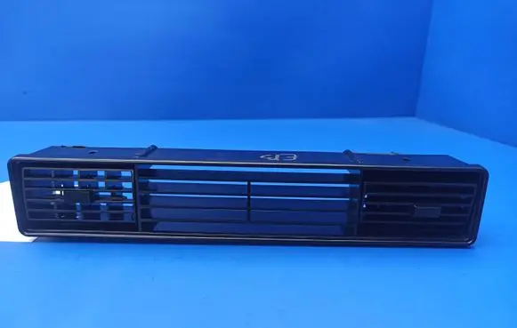 Jaguar XJS Dash center air vent grill
