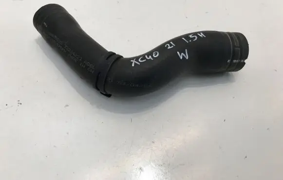 Volvo XC40 Engine coolant pipe/hose 32224223 8988809525
