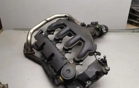 Peugeot 307 CC Intake manifold 9662688980 9660110780