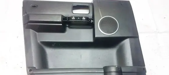 Land Rover Discovery 3 - LR3 Front door card panel trim
