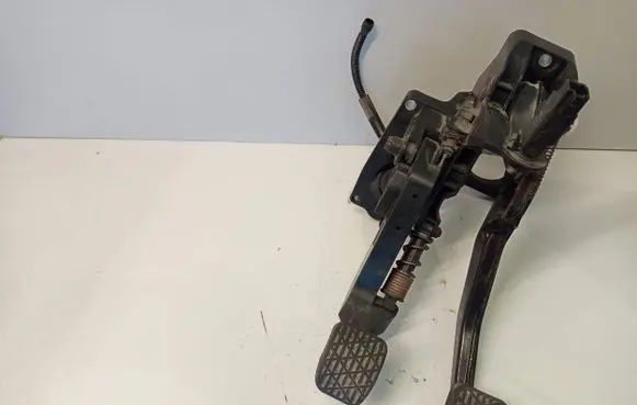 Mercedes-Benz A W169 Pedal assembly A1692900801