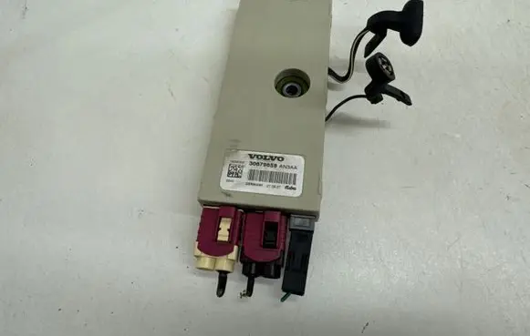 Volvo XC70 Aerial antenna amplifier 30679658