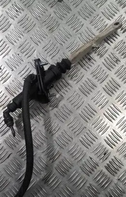 Volvo V70 Clutch slave cylinder 8636540