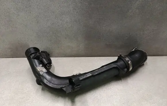 Intercooler hose/pipe