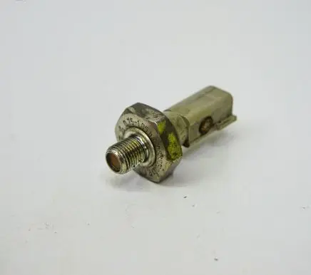 Audi A4 S4 B8 8K Oil pressure sensor 038919081P