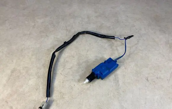 Mercedes-Benz G W461 W463 1st Gen Sliding door latching motor A0048202542