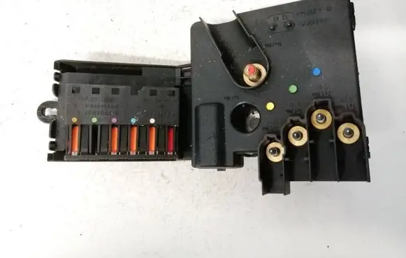 Mercedes-Benz E W211 Fuse box set 2115461341 013948371