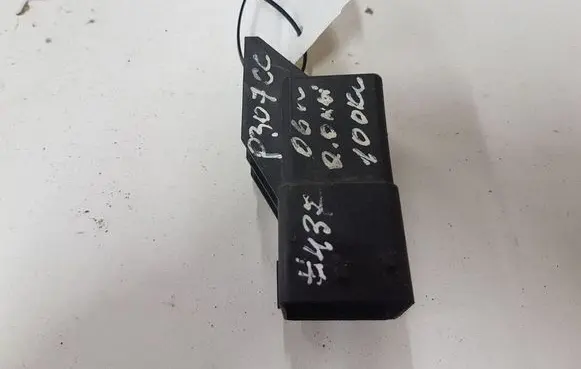 Peugeot 307 CC Glow plug pre-heat relay 51252002 9640469680