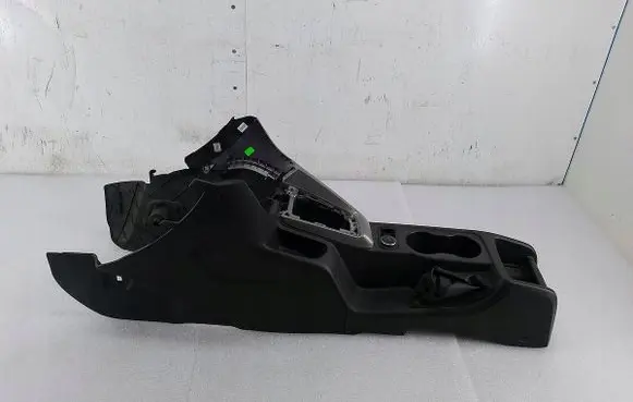 Ford Focus Center console BM51-A045M62AAW