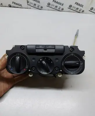 Volkswagen PASSAT B6 Climate control unit 3C1820045A