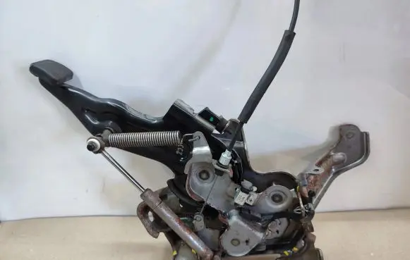 KIA Carens II Handbrake/parking brake lever assembly 938301D000