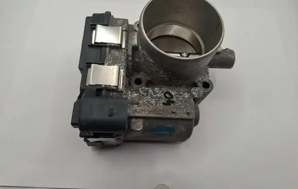 Volkswagen Golf VII Throttle valve 03F133062B