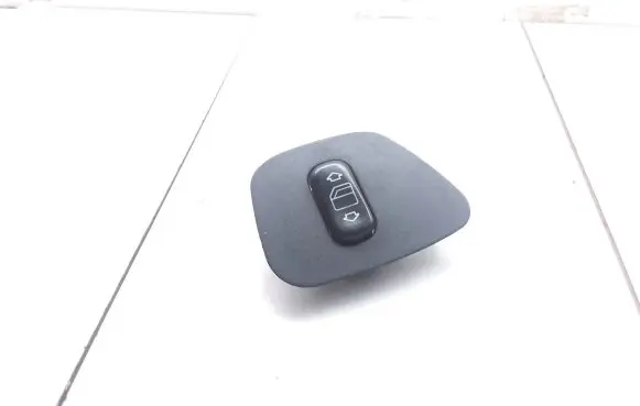 Mercedes-Benz E W210 Electric window control switch 2108208210 534240