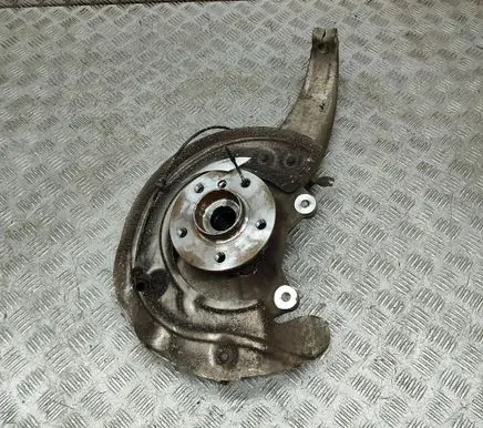 BMW iX Front wheel hub 6890573