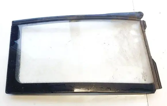 Opel Omega A Rear vent window glass 