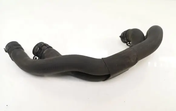 Engine coolant pipe/hose