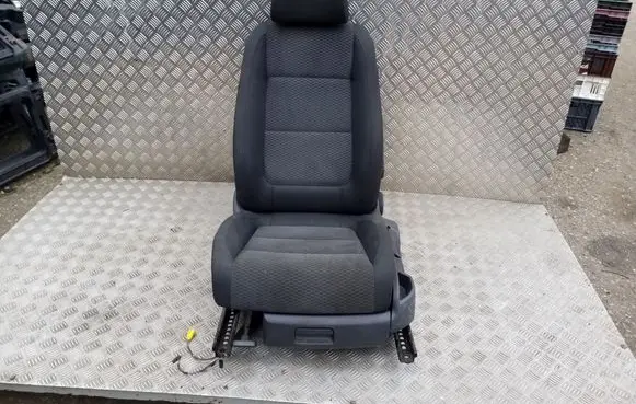 Volkswagen Golf Plus Front driver seat 