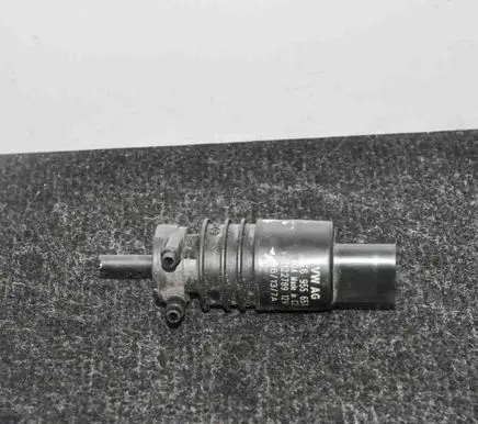 Audi A1 Windscreen/windshield washer pump 1K6955651