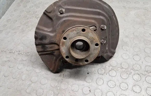 BMW X3 E83 Front wheel hub 3450559