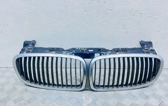 BMW 7 E65 E66 Front bumper upper radiator grill 7145738