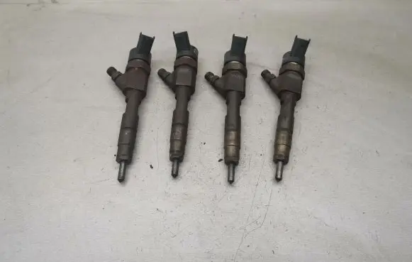 Renault Laguna II Fuel injectors set 0445110021 7700111014