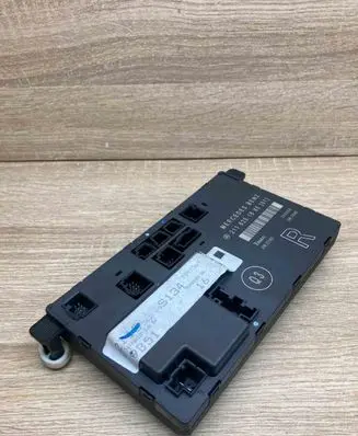 Mercedes-Benz E W211 Door control unit/module 2118201685 355556 RIGHTSIDE