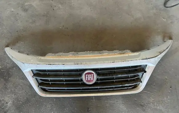 Fiat Ducato Front bumper upper radiator grill 18072151 A026
