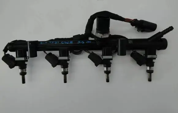 Audi S1 Fuel injector supply line/pipe 