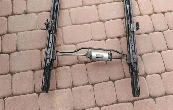 Opel Insignia A Seat adjustment motor 443683005