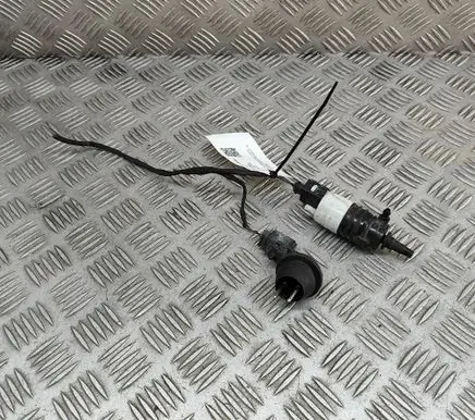 Mercedes-Benz E W213 Windscreen/windshield washer pump A2058660100