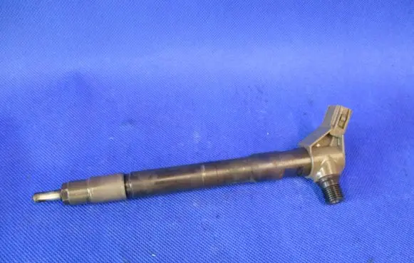 Mazda CX-5 Fuel injector SH0113H50