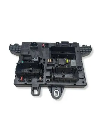 Opel Astra J Fuse module 365927271 1101800000