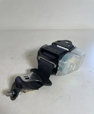 Mitsubishi Outlander Middle seatbelt (rear) 0435093 B609610