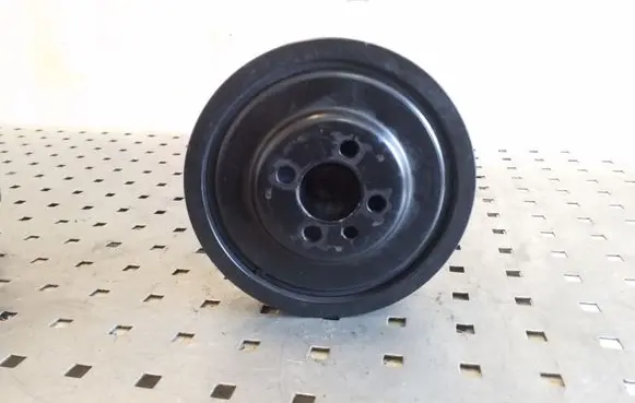 Volkswagen Touran I Crankshaft pulley 03G105243