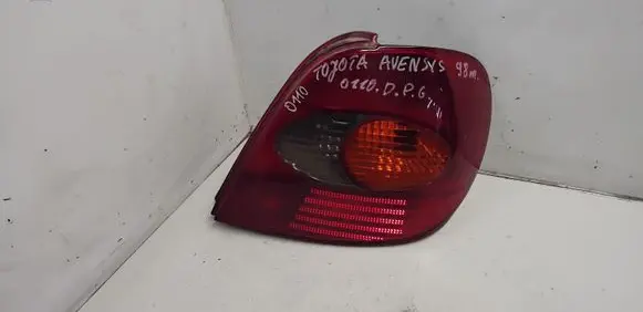 Toyota Avensis T220 Rear/tail lights