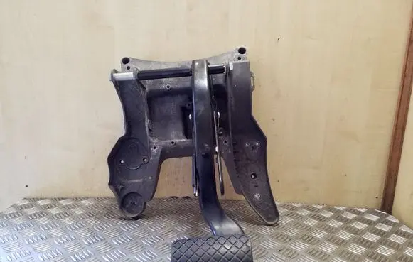 Audi Q7 4L Brake pedal 7L8723031C 7L0723142C 7L8723117A