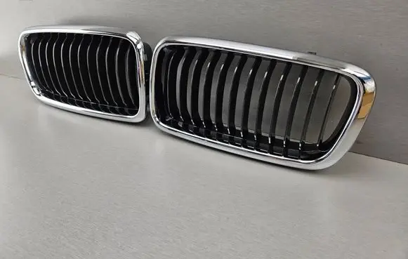 BMW 7 E38 Front bumper upper radiator grill 8231593 51138231593 8231594