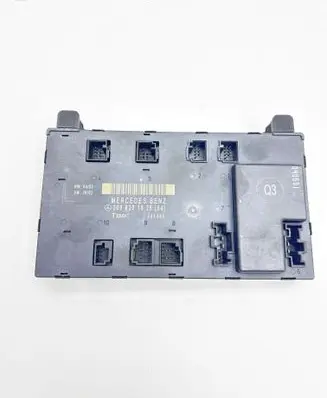 Mercedes-Benz CLK A209 C209 Door control unit/module 2098201926