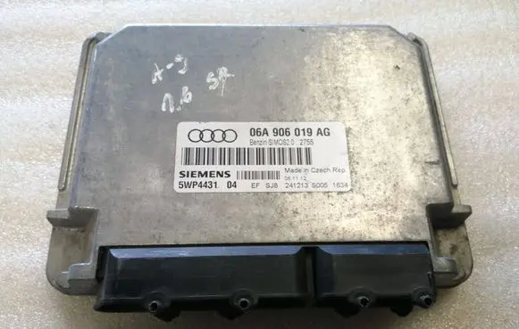 Audi A3 S3 8L Engine control unit/module 06A906019AG 5WP4431 S1MQS202755