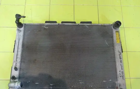 Lexus RX 300 Coolant radiator 
