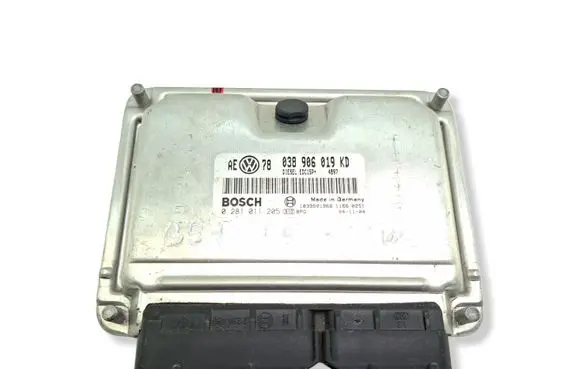 Volkswagen PASSAT B5.5 Engine control unit/module 038906019KD 0281011205