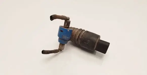 Volkswagen Touran I Windscreen/windshield washer pump