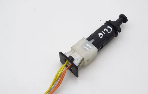 Renault Clio II Brake pedal sensor switch