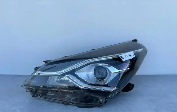 Toyota Yaris Headlight/headlamp 0D-197