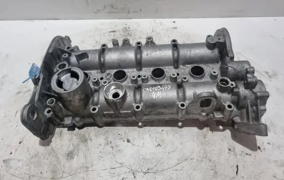 Volkswagen Golf VII Rocker cam cover 04E103475AM