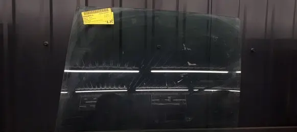 Volkswagen Golf V Rear side window