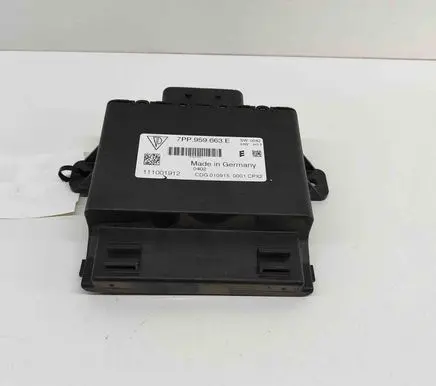 Volkswagen Touareg II Voltage converter/converter module 111001912 7PP959663E